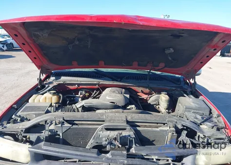 2001 Chevrolet Silverado 1500 Ls z USA, uszkodzony, nr VIN 1GCEC19VX1Z208353